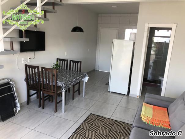 Villa Sobrados Aconchegante Com Piscina "Natisashouse" Bombinhas Exterior foto